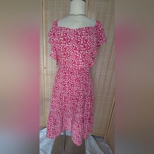 NWOT Flowy Fluttersleeve Dress in Red Floral Print adjustable sleeves & neckline